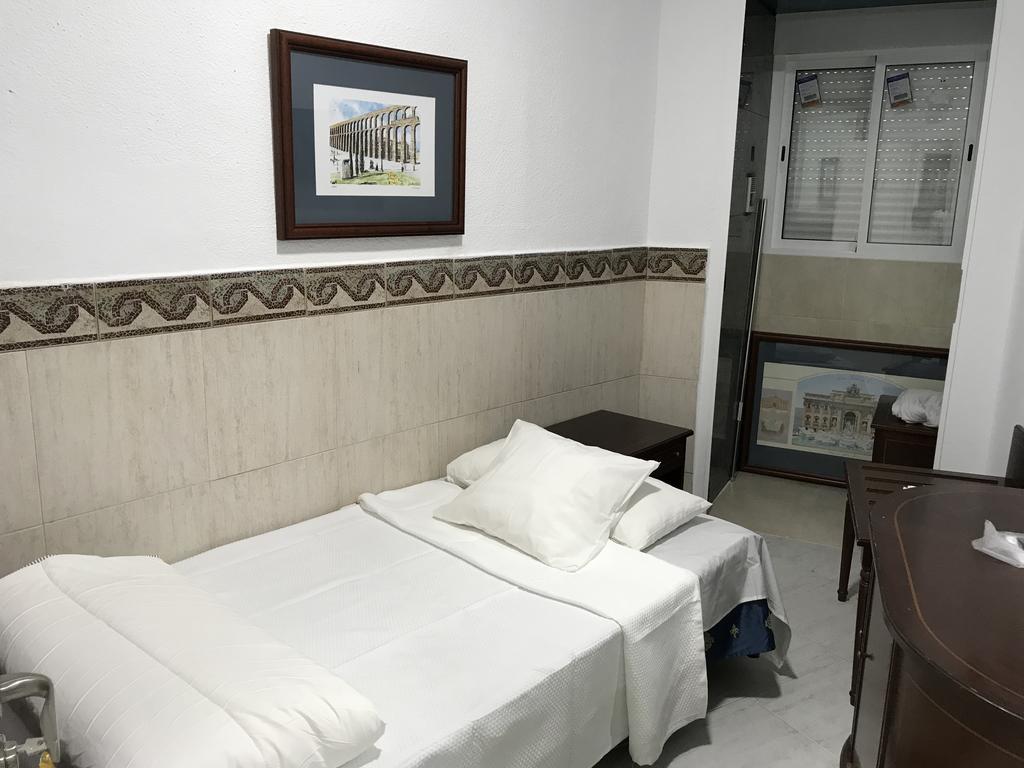 Hostal Lavapies Madrid Extérieur photo